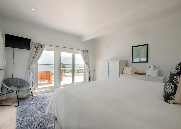 Villa The Fox - Waterfront, 2 Private Pools, Own Boat With Captain, Free Shuttle San Pedro (Ambergris Caye)