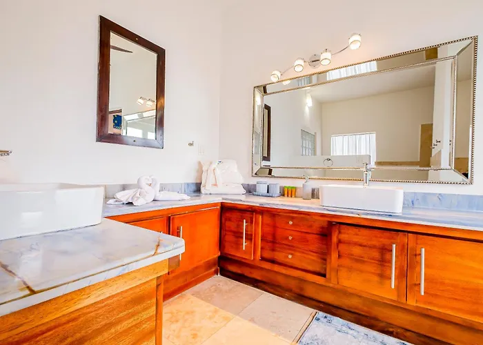 The Fox - Waterfront, 2 Private Pools, Own Boat With Captain, Free Shuttle Villa