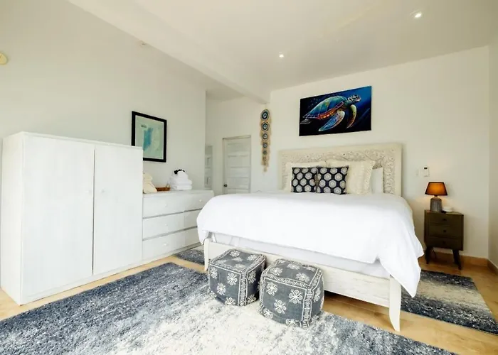 The Fox - Waterfront, 2 Private Pools, Own Boat With Captain, Free Shuttle * San Pedro (Ambergris Caye)