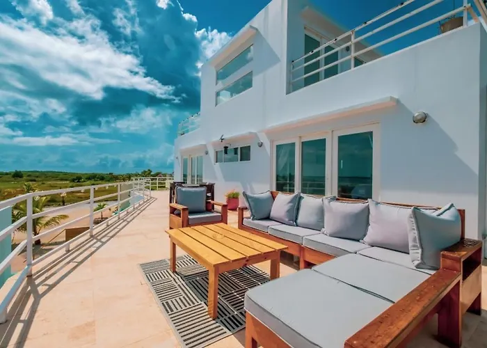 The Fox - Waterfront, 2 Private Pools, Own Boat With Captain, Free Shuttle San Pedro (Ambergris Caye)
