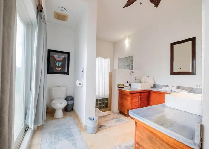 The Fox - Waterfront, 2 Private Pools, Own Boat With Captain, Free Shuttle San Pedro (Ambergris Caye)