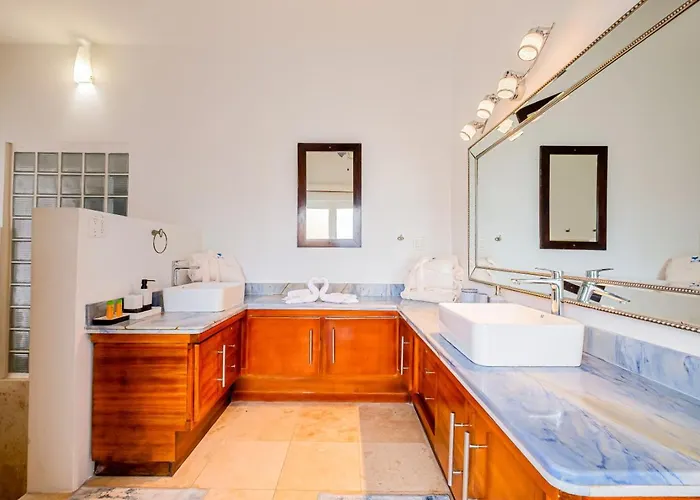 The Fox - Waterfront, 2 Private Pools, Own Boat With Captain, Free Shuttle Villa San Pedro (Ambergris Caye)