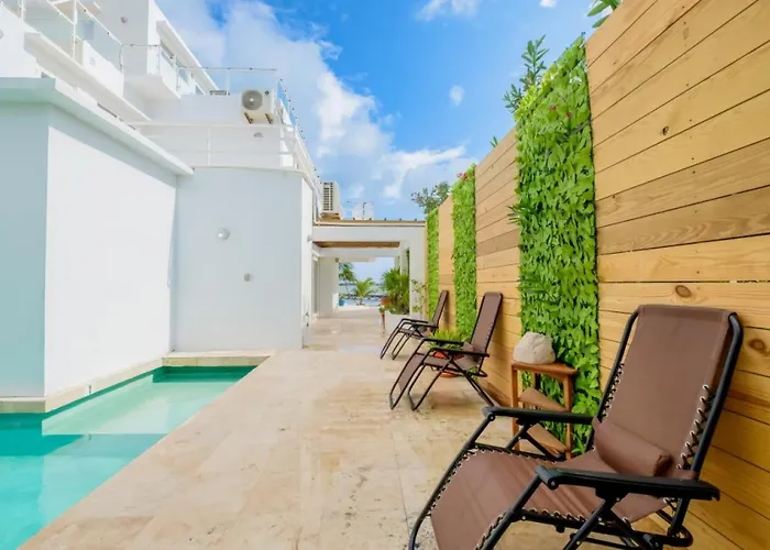 The Fox - Waterfront, 2 Private Pools, Own Boat With Captain, Free Shuttle * San Pedro (Ambergris Caye)